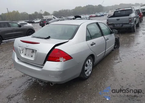 2007 Honda Accord 2.4 Vp z USA, uszkodzony, nr VIN 1HGCM56117A061054